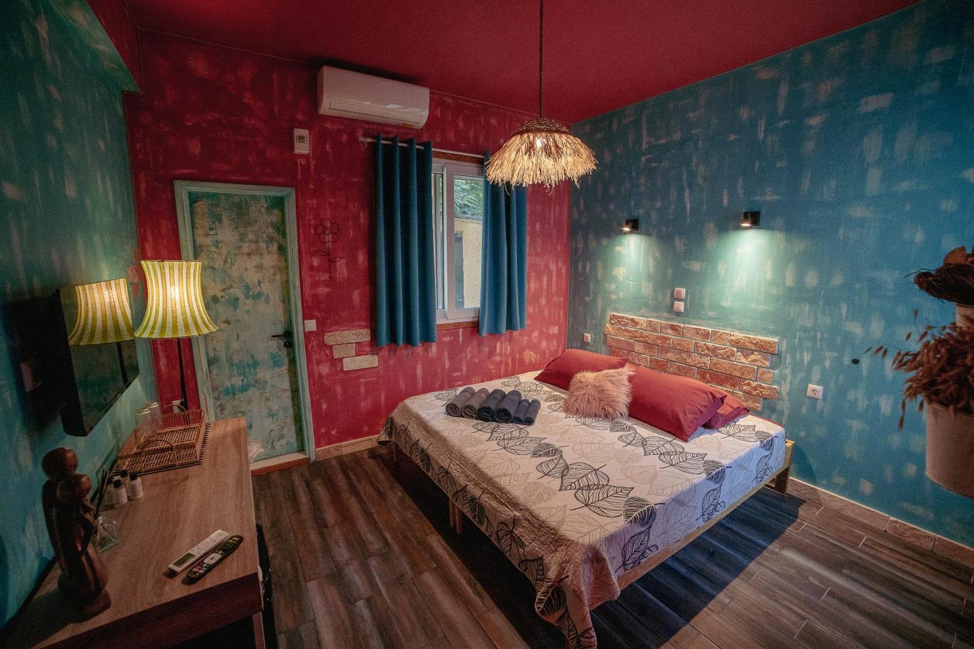 Antares Boutique Guesthouse Perama  Extérieur photo